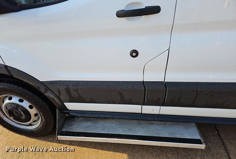 image for item DQ1091 2015 Ford Transit 350  van