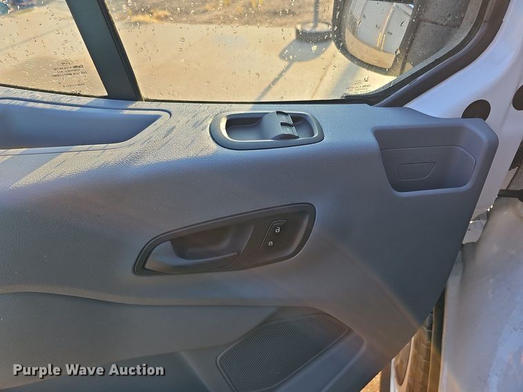 image for item DQ1091 2015 Ford Transit 350  van