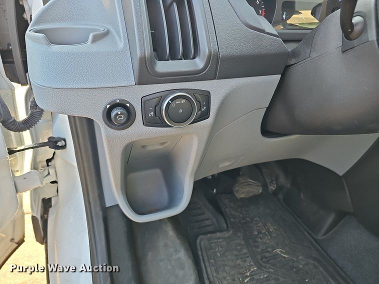 image for item DQ1091 2015 Ford Transit 350  van