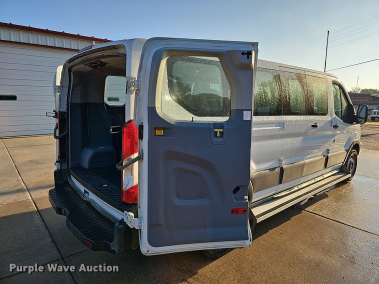 image for item DQ1091 2015 Ford Transit 350  van