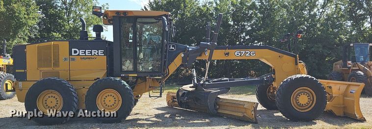 image for item DQ1114 2010 John Deere 672G  motor grader