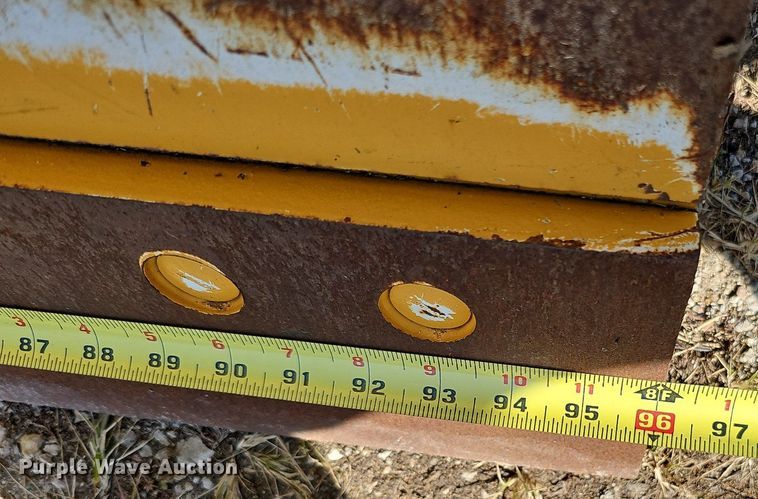 image for item DQ1114 2010 John Deere 672G  motor grader