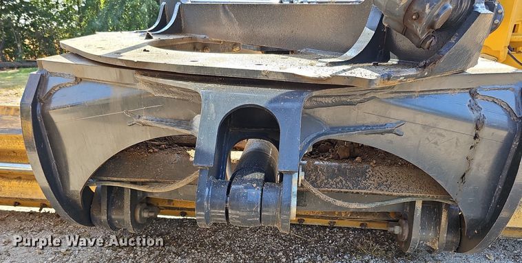 image for item DQ1114 2010 John Deere 672G  motor grader