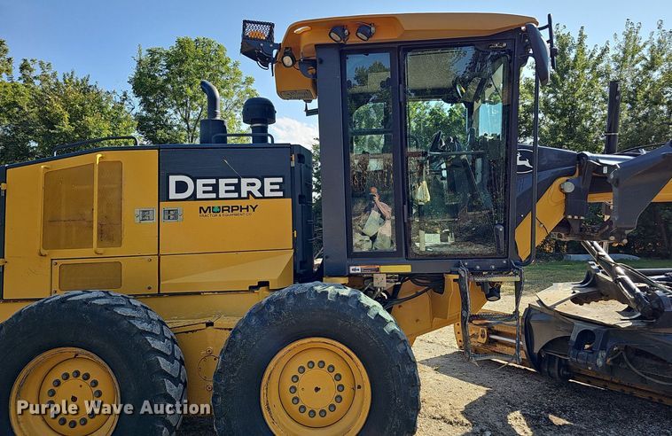 image for item DQ1114 2010 John Deere 672G  motor grader