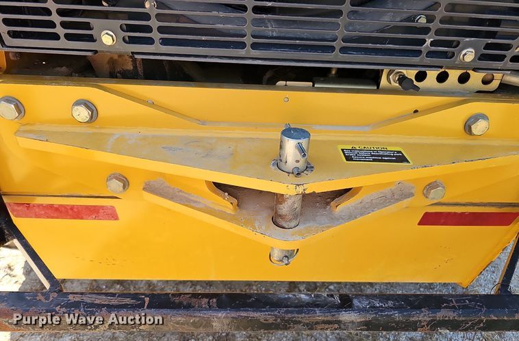 image for item DQ1114 2010 John Deere 672G  motor grader