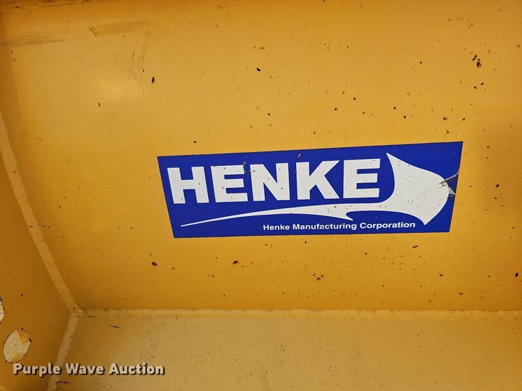 image for item DQ1114 2010 John Deere 672G  motor grader