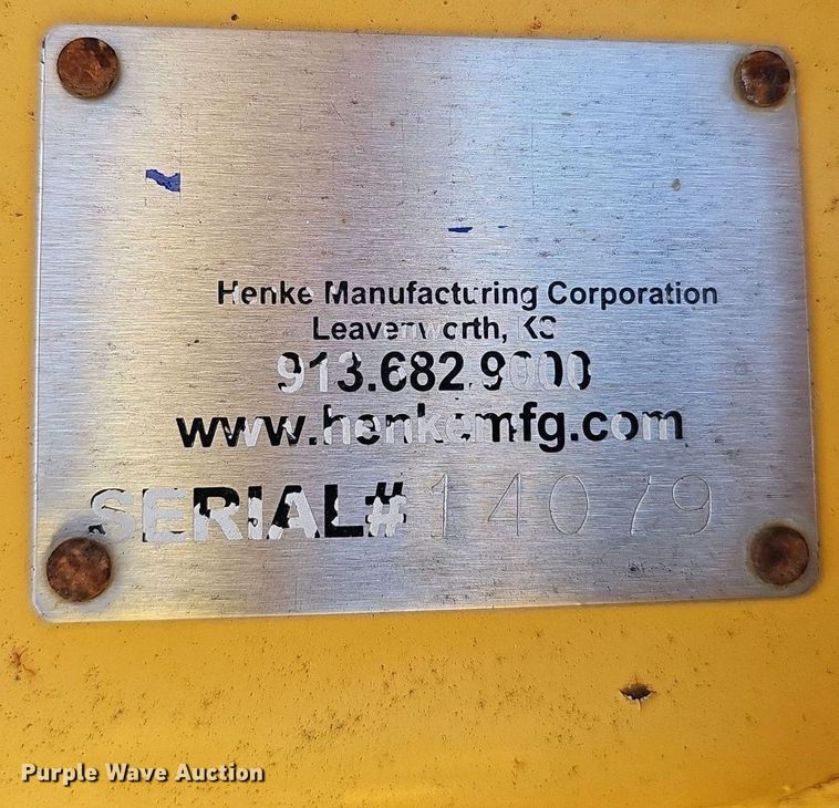 image for item DQ1114 2010 John Deere 672G  motor grader