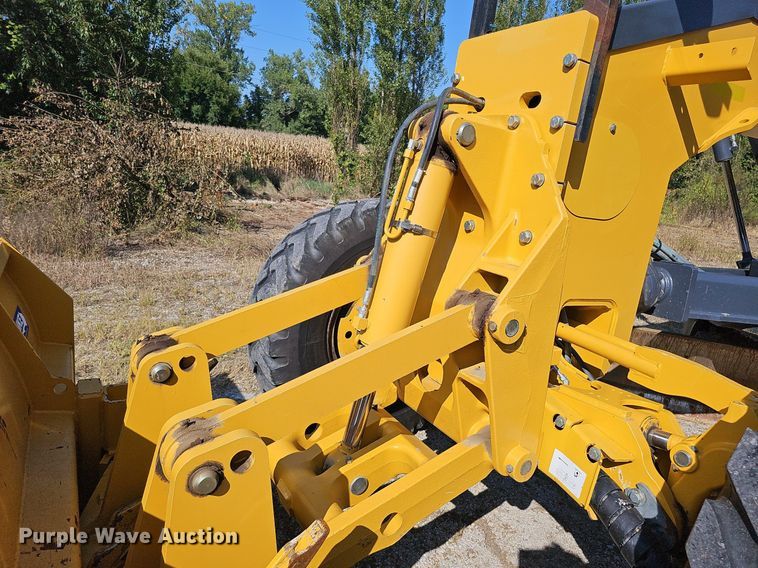 image for item DQ1114 2010 John Deere 672G  motor grader