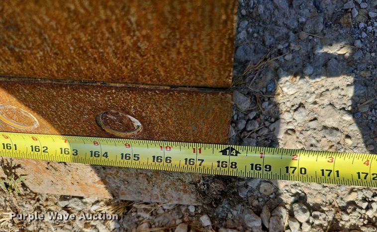 image for item DQ1114 2010 John Deere 672G  motor grader