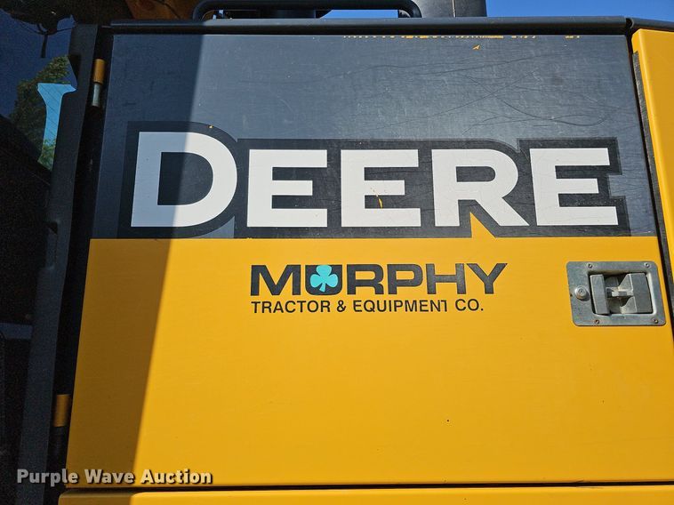 image for item DQ1114 2010 John Deere 672G  motor grader