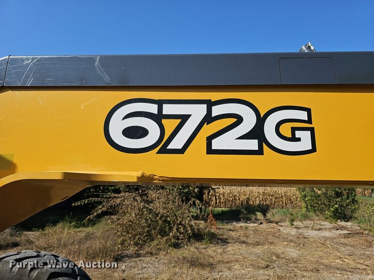 image for item DQ1114 2010 John Deere 672G  motor grader