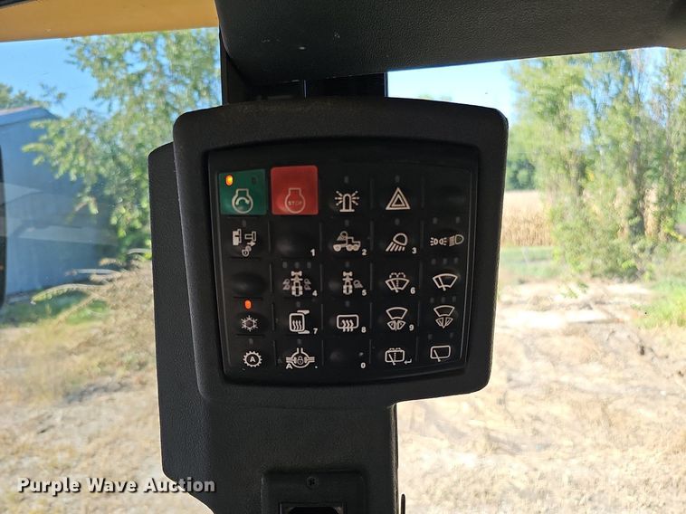 image for item DQ1114 2010 John Deere 672G  motor grader