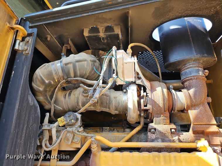 image for item DQ1114 2010 John Deere 672G  motor grader