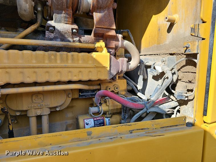 image for item DQ1114 2010 John Deere 672G  motor grader