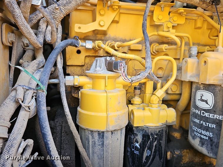 image for item DQ1114 2010 John Deere 672G  motor grader