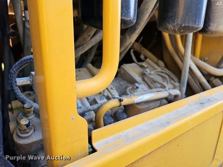 image for item DQ1114 2010 John Deere 672G  motor grader