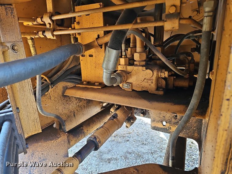 image for item DQ1116 1998 Case 621B  wheel loader