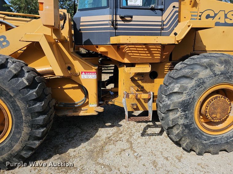 image for item DQ1116 1998 Case 621B  wheel loader