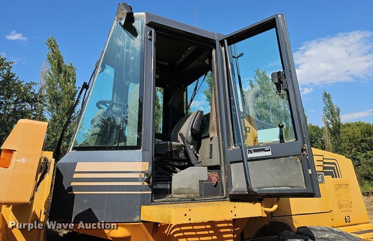 image for item DQ1116 1998 Case 621B  wheel loader