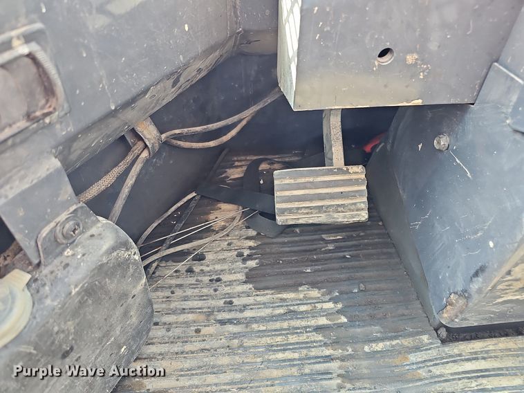 image for item DQ1116 1998 Case 621B  wheel loader