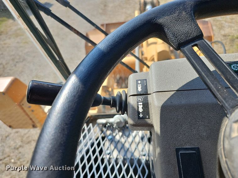 image for item DQ1116 1998 Case 621B  wheel loader