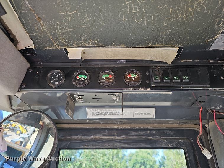 image for item DQ1116 1998 Case 621B  wheel loader