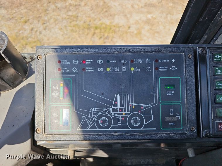 image for item DQ1116 1998 Case 621B  wheel loader