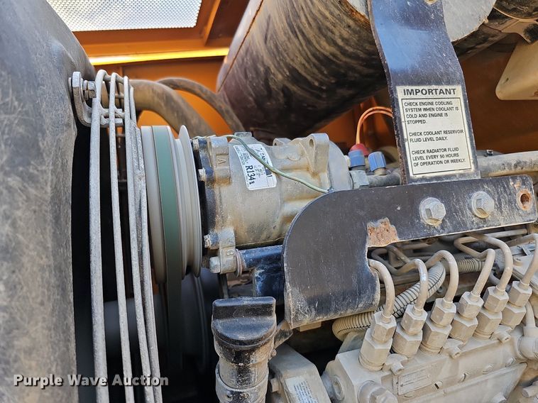 image for item DQ1116 1998 Case 621B  wheel loader