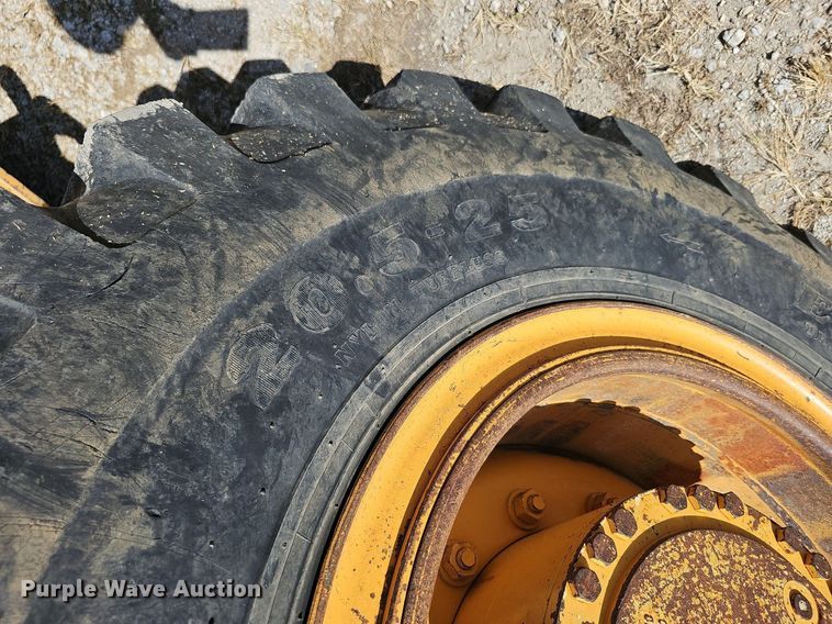 image for item DQ1116 1998 Case 621B  wheel loader