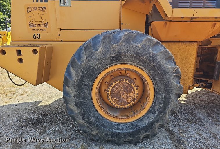image for item DQ1116 1998 Case 621B  wheel loader