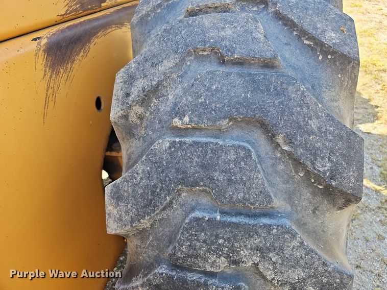 image for item DQ1116 1998 Case 621B  wheel loader