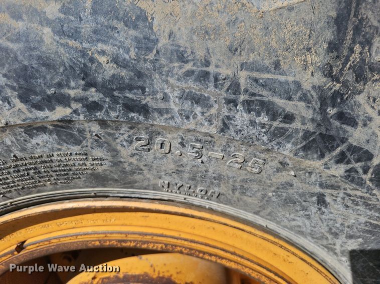 image for item DQ1116 1998 Case 621B  wheel loader