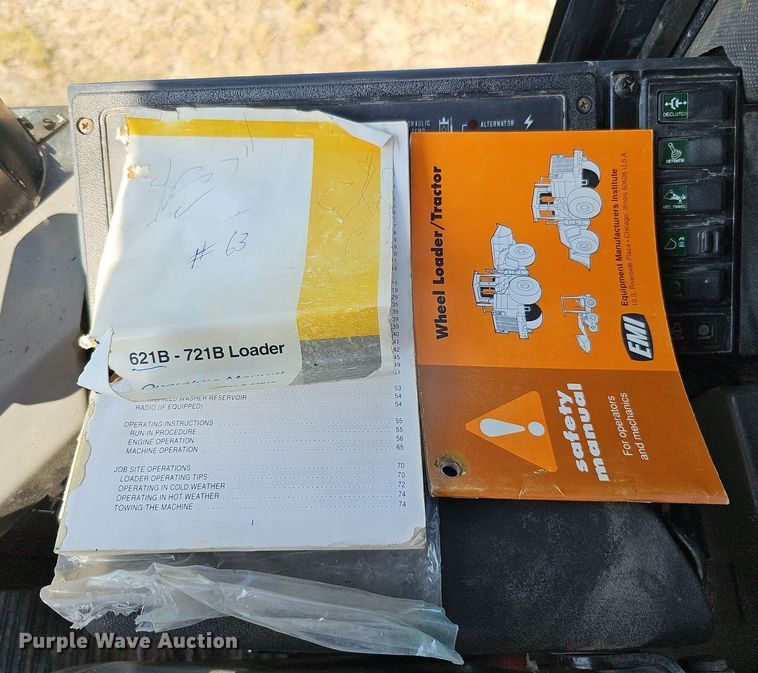 image for item DQ1116 1998 Case 621B  wheel loader