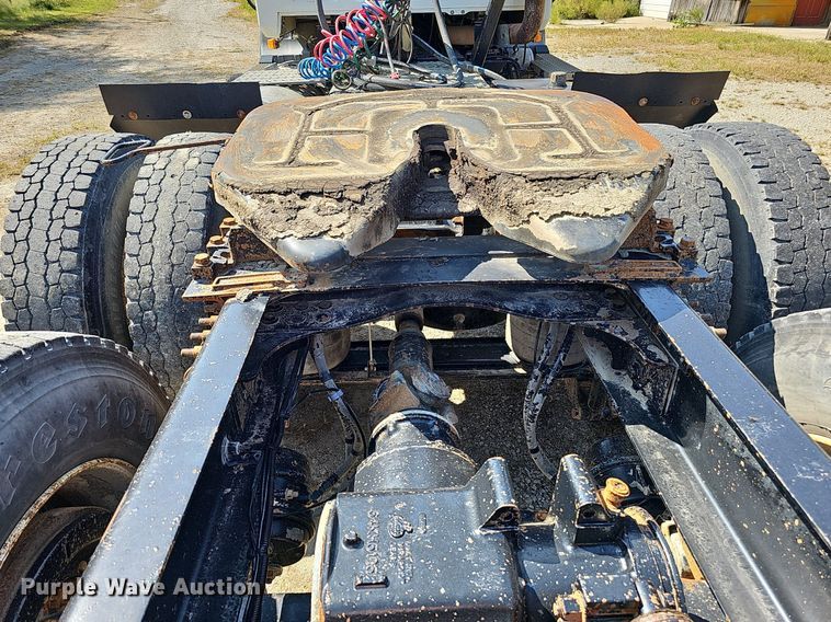 image for item DQ1117 2007 Mack CXN613  semi truck