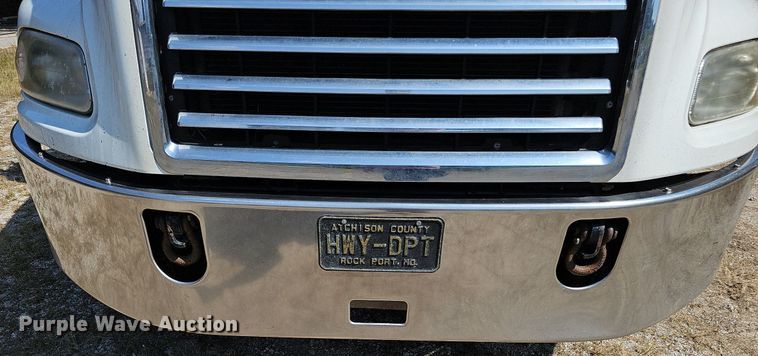 image for item DQ1117 2007 Mack CXN613  semi truck