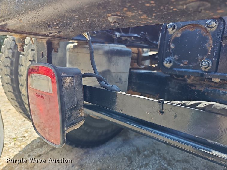 image for item DQ1117 2007 Mack CXN613  semi truck