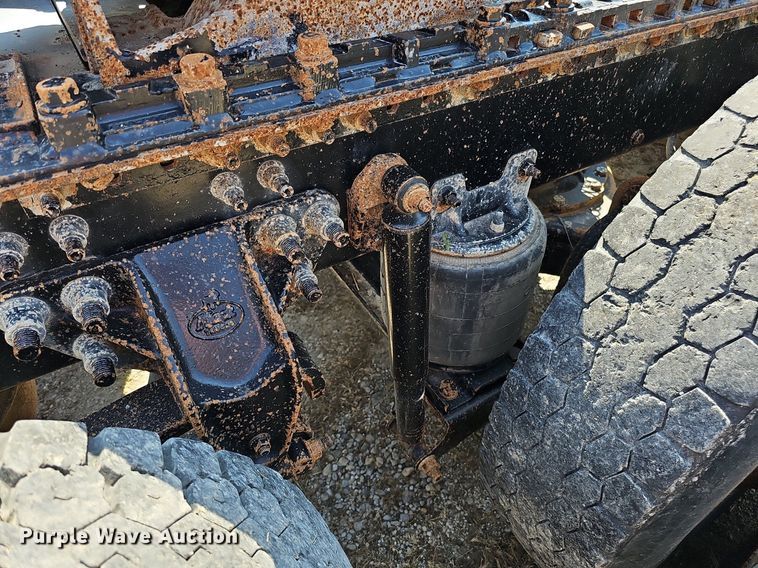 image for item DQ1117 2007 Mack CXN613  semi truck