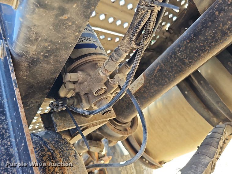 image for item DQ1117 2007 Mack CXN613  semi truck