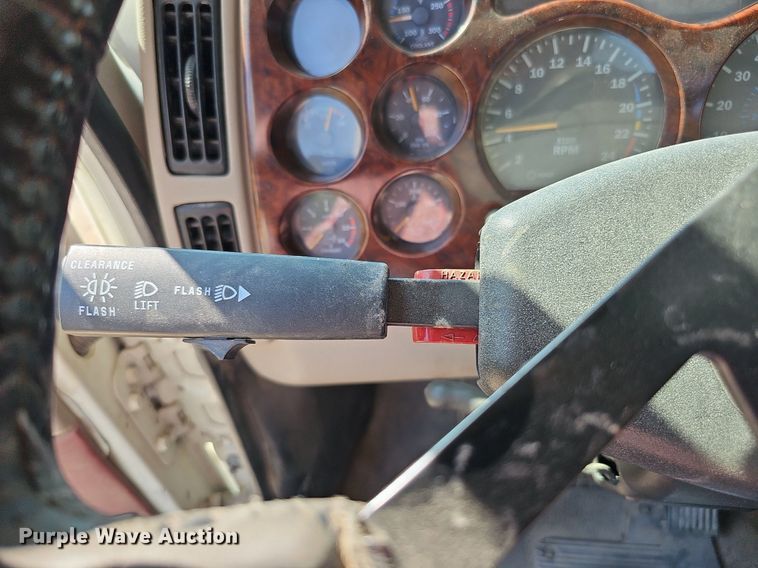 image for item DQ1117 2007 Mack CXN613  semi truck