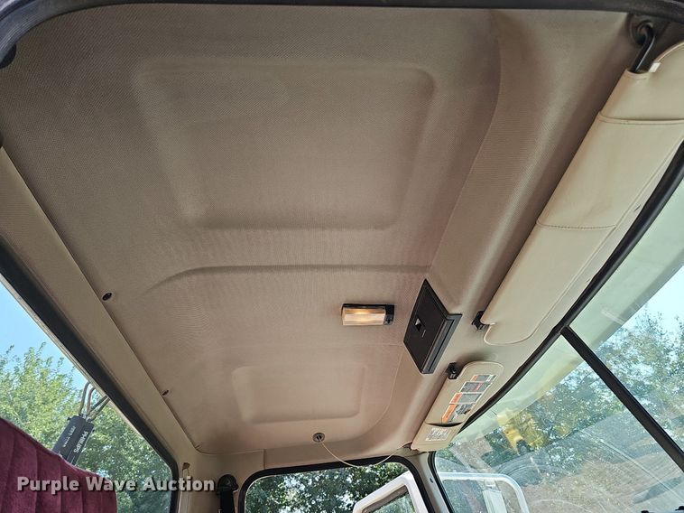 image for item DQ1117 2007 Mack CXN613  semi truck