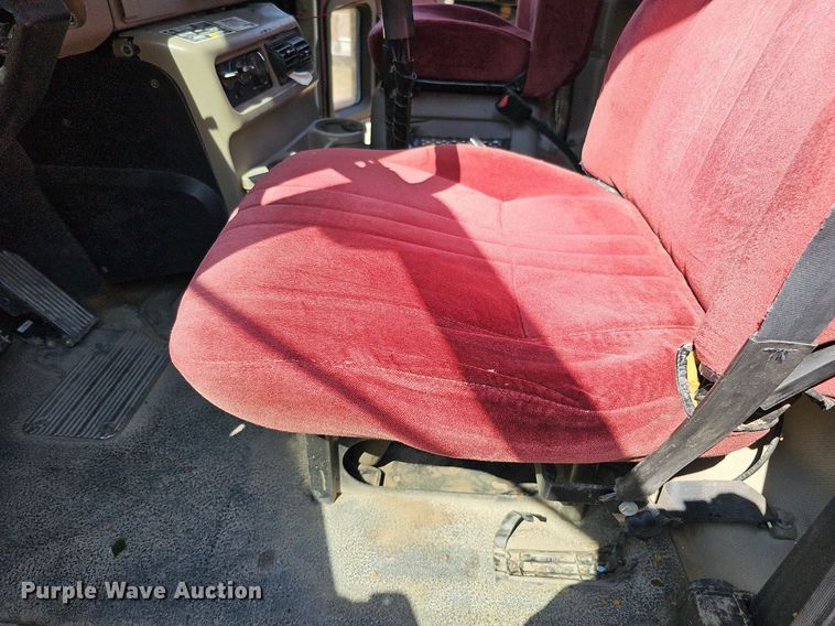 image for item DQ1117 2007 Mack CXN613  semi truck