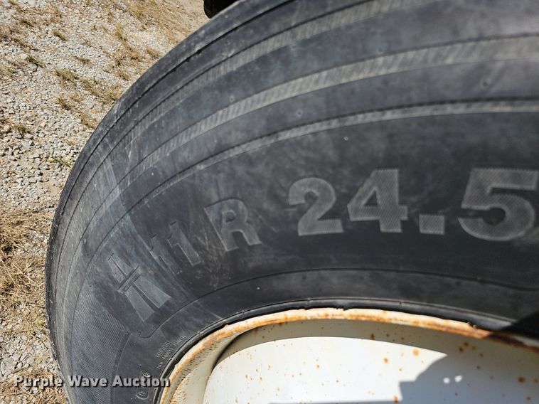 image for item DQ1117 2007 Mack CXN613  semi truck