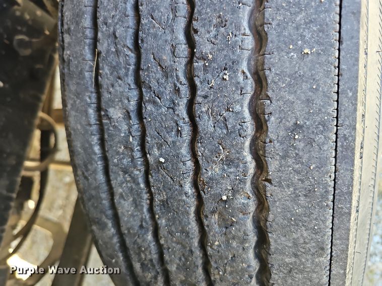 image for item DQ1117 2007 Mack CXN613  semi truck