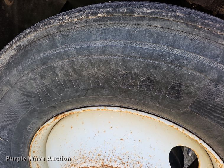 image for item DQ1117 2007 Mack CXN613  semi truck