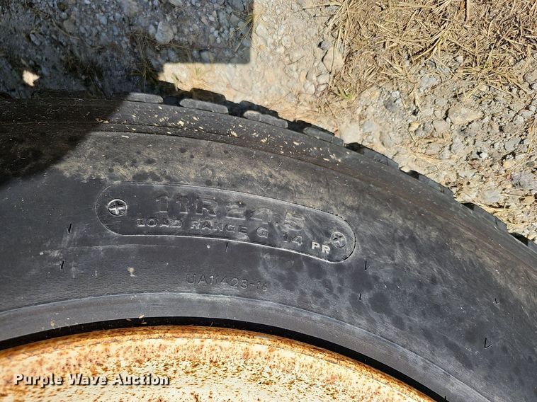 image for item DQ1117 2007 Mack CXN613  semi truck