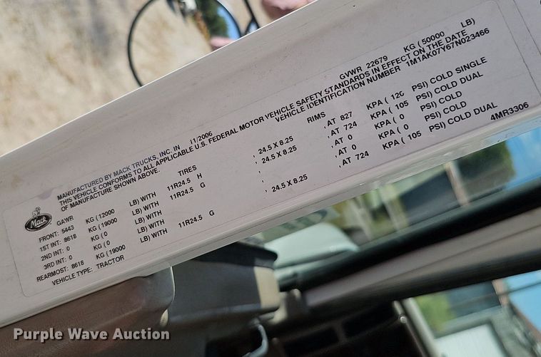 image for item DQ1117 2007 Mack CXN613  semi truck