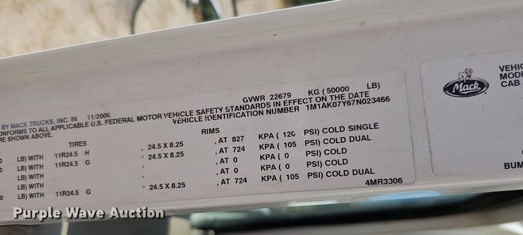 image for item DQ1117 2007 Mack CXN613  semi truck