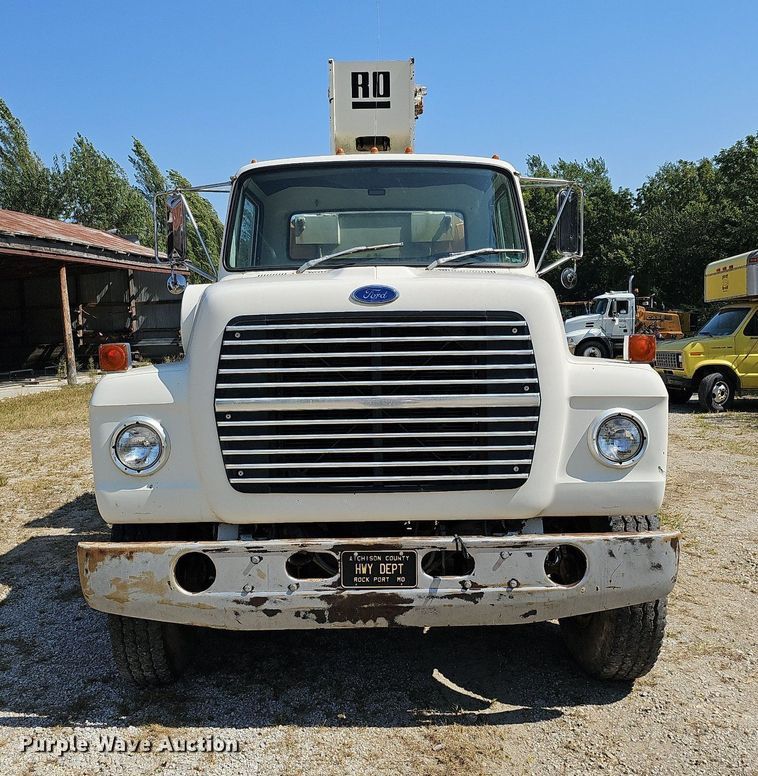 image for item DQ1118 1985 Ford LT8000  crane truck