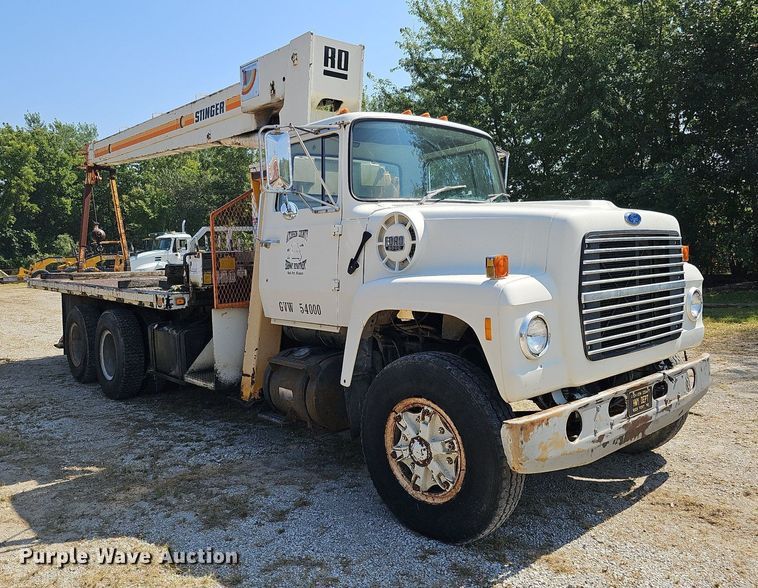 image for item DQ1118 1985 Ford LT8000  crane truck
