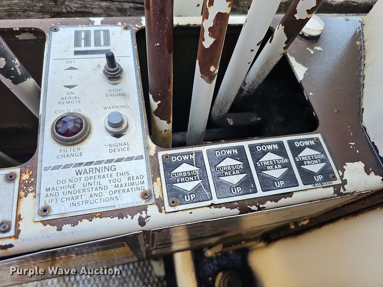 image for item DQ1118 1985 Ford LT8000  crane truck